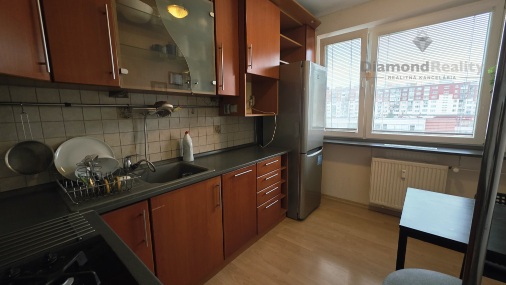 NA PREDAJ 3 - IZBOVÝ BYT S LOGGIOU, BRUSELSKÁ ULICA , ŤAHANOVCE