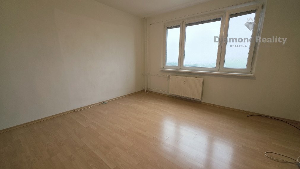 NA PREDAJ 3 - IZBOVÝ BYT S LOGGIOU, BRUSELSKÁ ULICA , ŤAHANOVCE