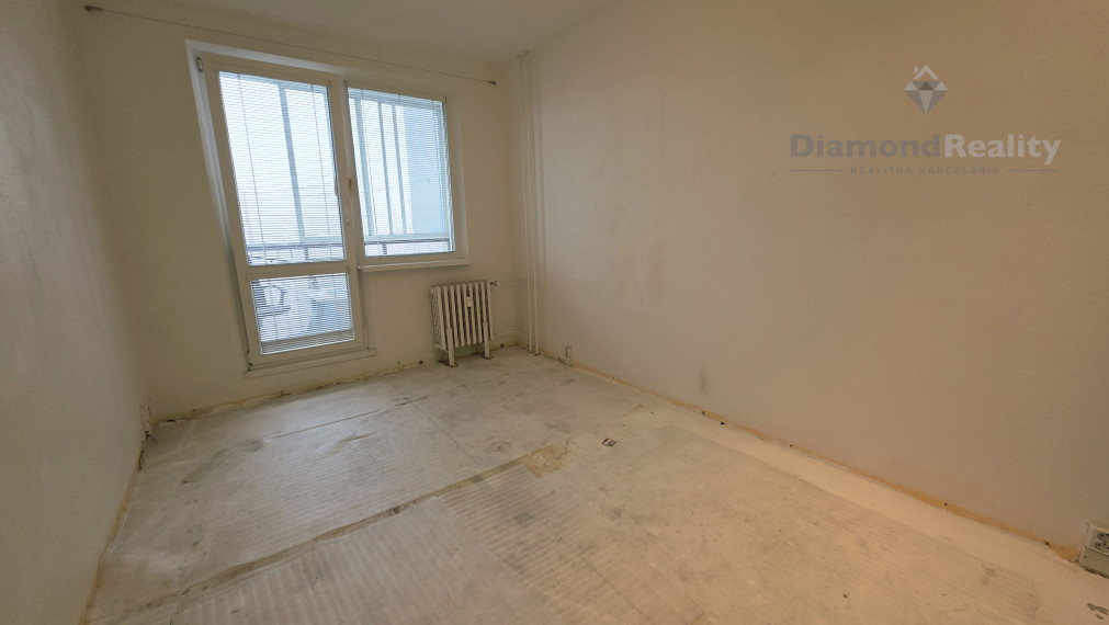 NA PREDAJ 3 - IZBOVÝ BYT S LOGGIOU, BRUSELSKÁ ULICA , ŤAHANOVCE