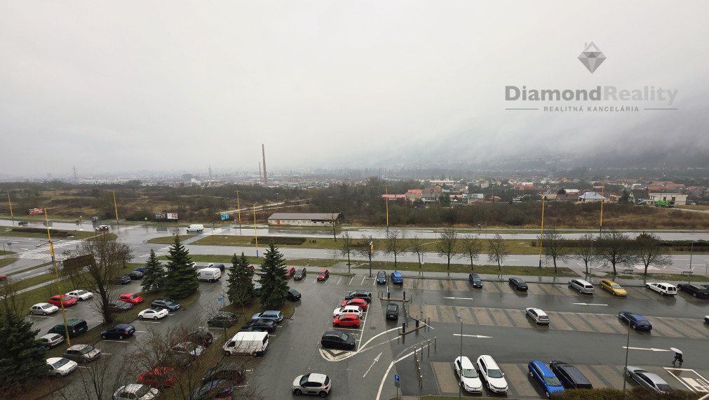 NA PREDAJ 3 - IZBOVÝ BYT S LOGGIOU, BRUSELSKÁ ULICA , ŤAHANOVCE