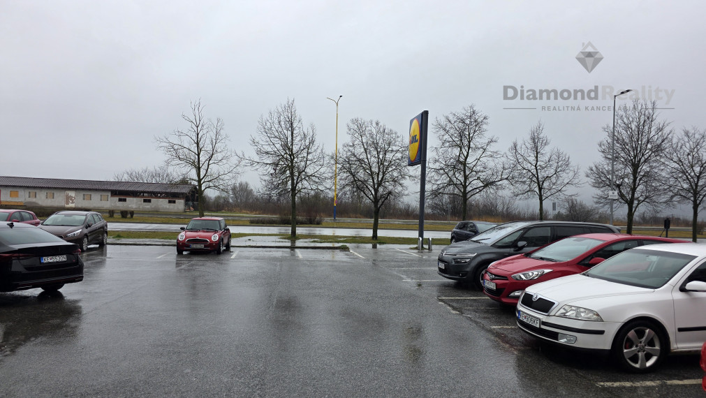 NA PREDAJ 3 - IZBOVÝ BYT S LOGGIOU, BRUSELSKÁ ULICA , ŤAHANOVCE