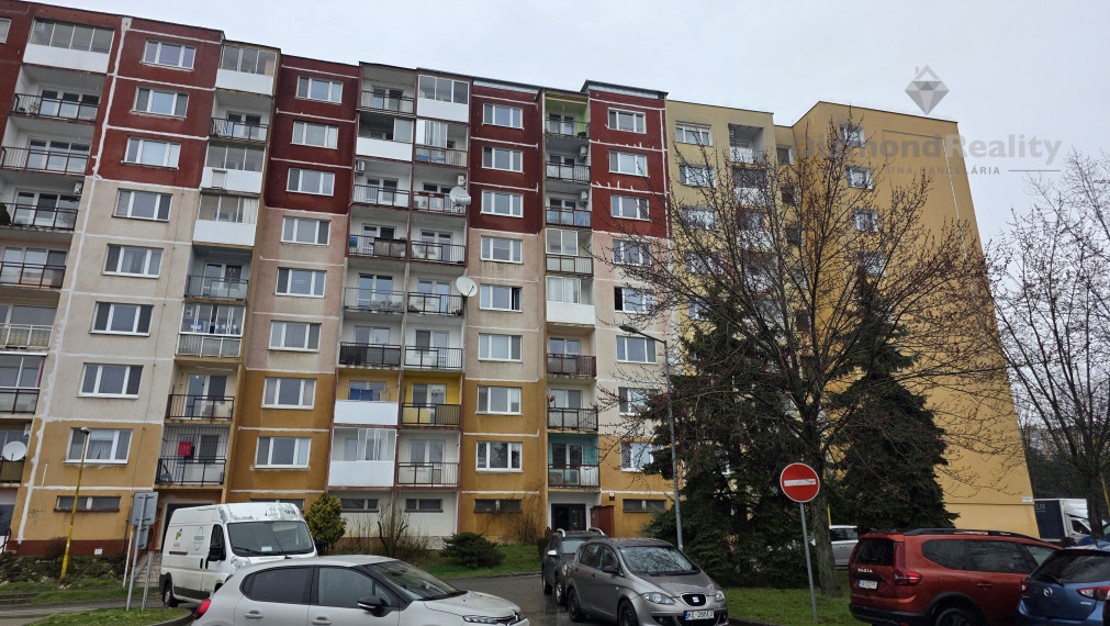 NA PREDAJ 3 - IZBOVÝ BYT S LOGGIOU, BRUSELSKÁ ULICA , ŤAHANOVCE