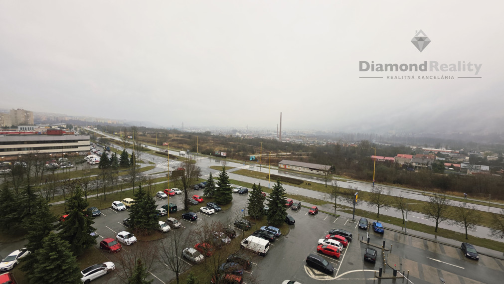 NA PREDAJ 3 - IZBOVÝ BYT S LOGGIOU, BRUSELSKÁ ULICA , ŤAHANOVCE