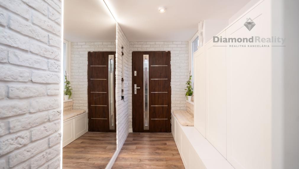 NA PRENÁJOM KRÁSNY RODINNÝ DOM S KOMPLETNÝM VYBAVENÍM | GYŇOV | KOŠICE - OKOLIE