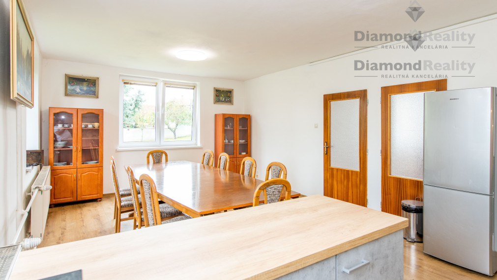 NA PRENÁJOM RODINNÝ DOM, VHODNÝ NA UBYTOVANIE, PODNIKANIE, S VEĽKÝM POZEMKOM 2864m2 | BARCA