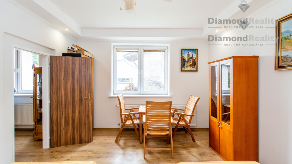 NA PRENÁJOM RODINNÝ DOM, VHODNÝ NA UBYTOVANIE, PODNIKANIE, S VEĽKÝM POZEMKOM 2864m2 | BARCA