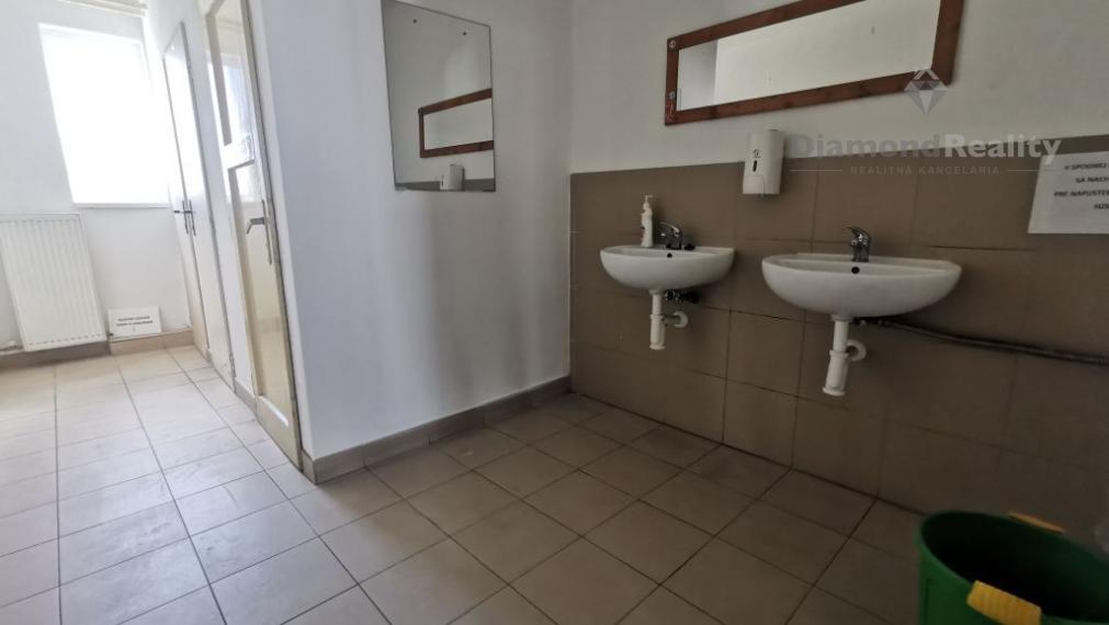 Na prenájom sklad na Strojníckej ul. v Prešove