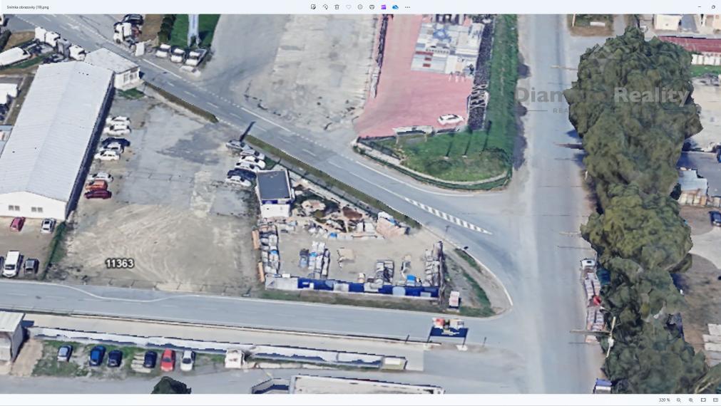 Na  prenájom spevnená plocha