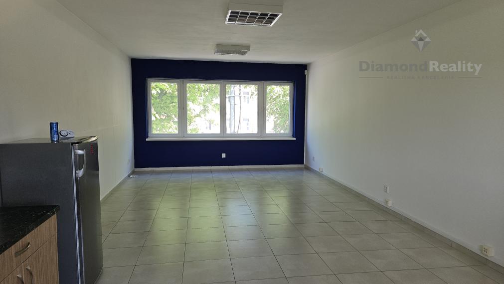 Na prenájom kancelárske priestory v centre mesta s parkoviskom