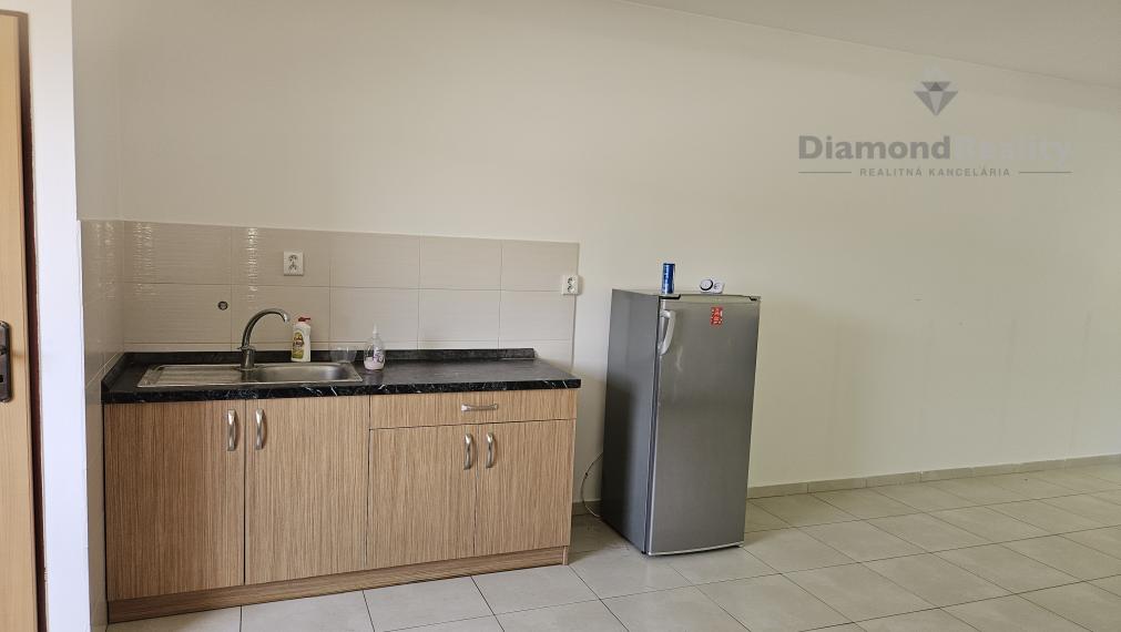 Na prenájom kancelárske priestory v centre mesta s parkoviskom