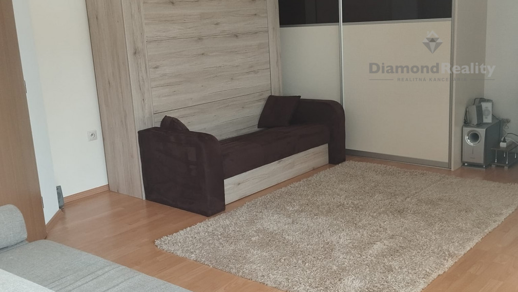 Na predaj 1 izbový byt s balkónom, obec Vlčkovce