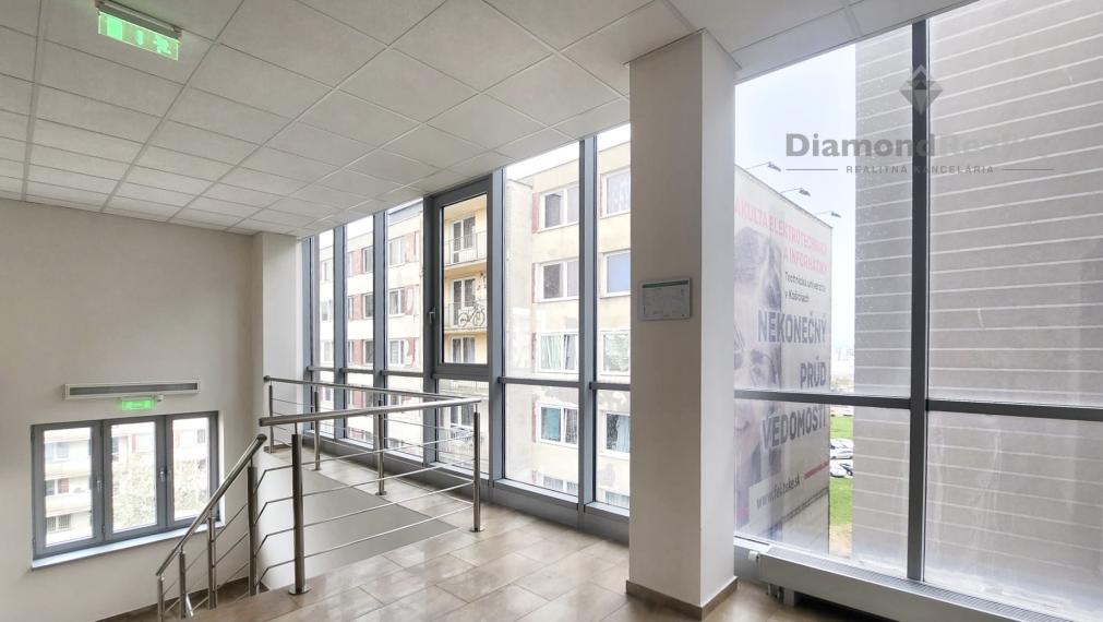 Špičkové obchodno - kancelárske priestory na mieru - OPROTI OPTIME