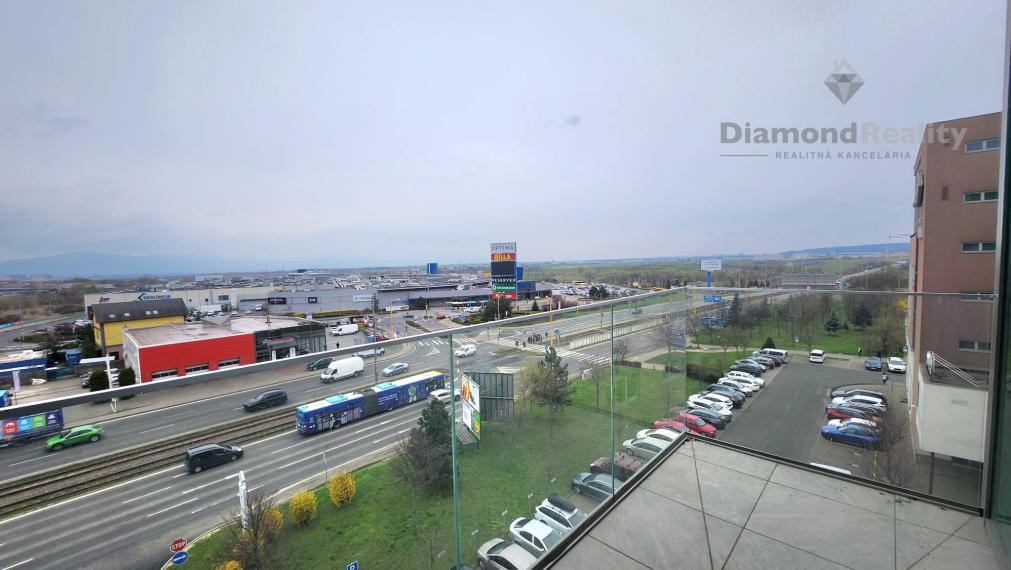 Špičkové obchodno - kancelárske priestory na mieru - OPROTI OPTIME