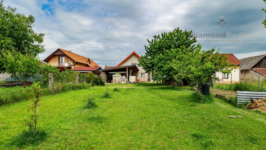 Ponúka na predaj RD Valaliky