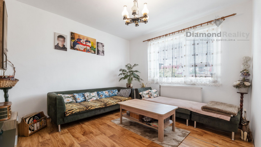 Ponúka na predaj RD Valaliky