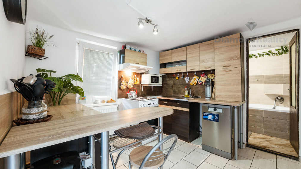 Ponúka na predaj RD Valaliky