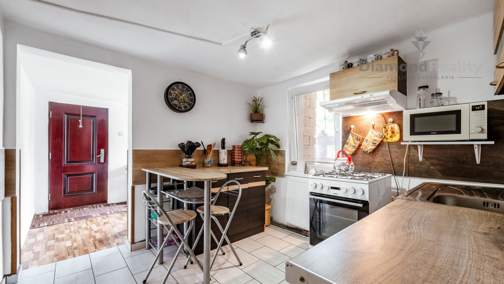 Ponúka na predaj RD Valaliky