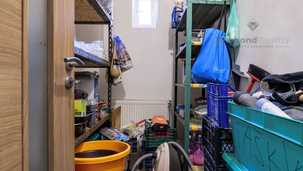 Ponúka na predaj RD Valaliky