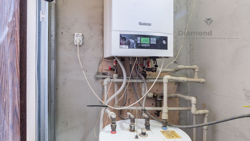 Ponúka na predaj RD Valaliky