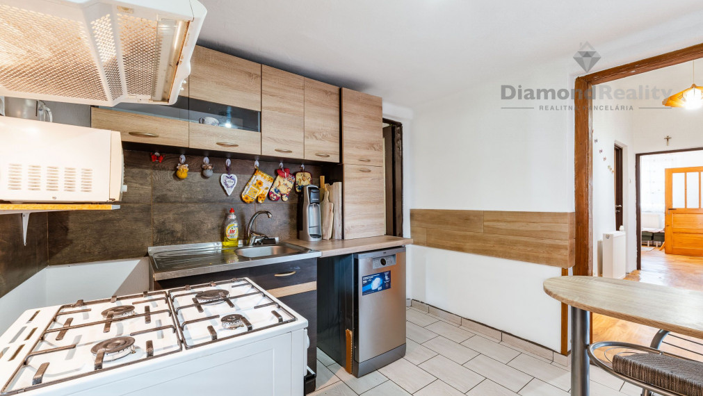 Ponúka na predaj RD Valaliky