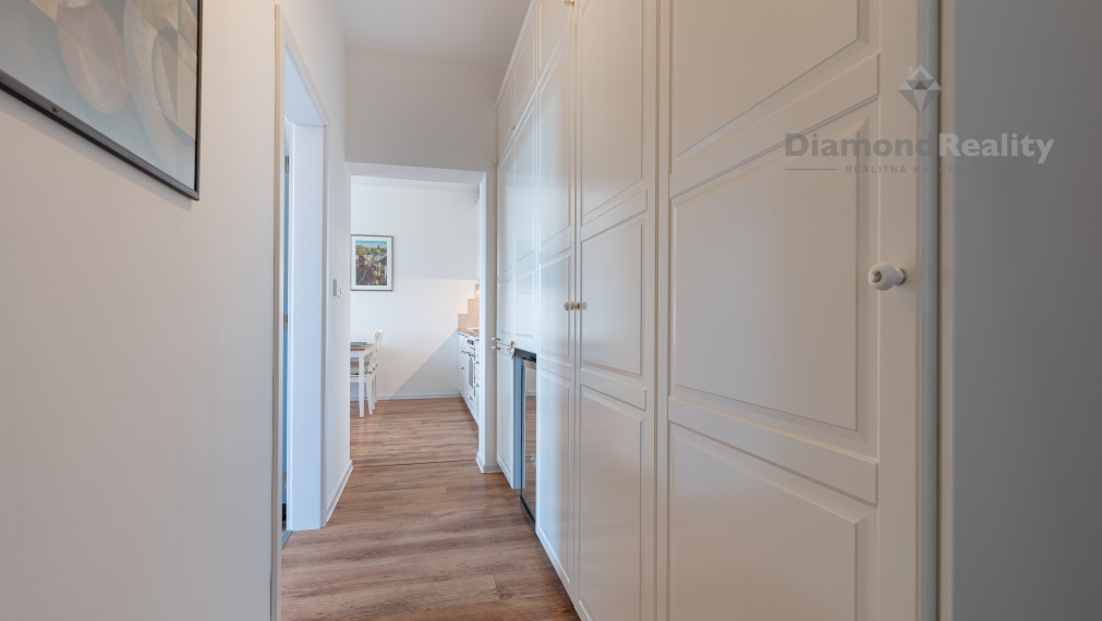 REZERVOVANÉ | NA PREDAJ 3 IZBOVÝ BYT S TERASOU V IKONICKEJ NOVOSTAVBE | REZIDENCIA MESTSKÝ PARK | 62m2 + TERASA