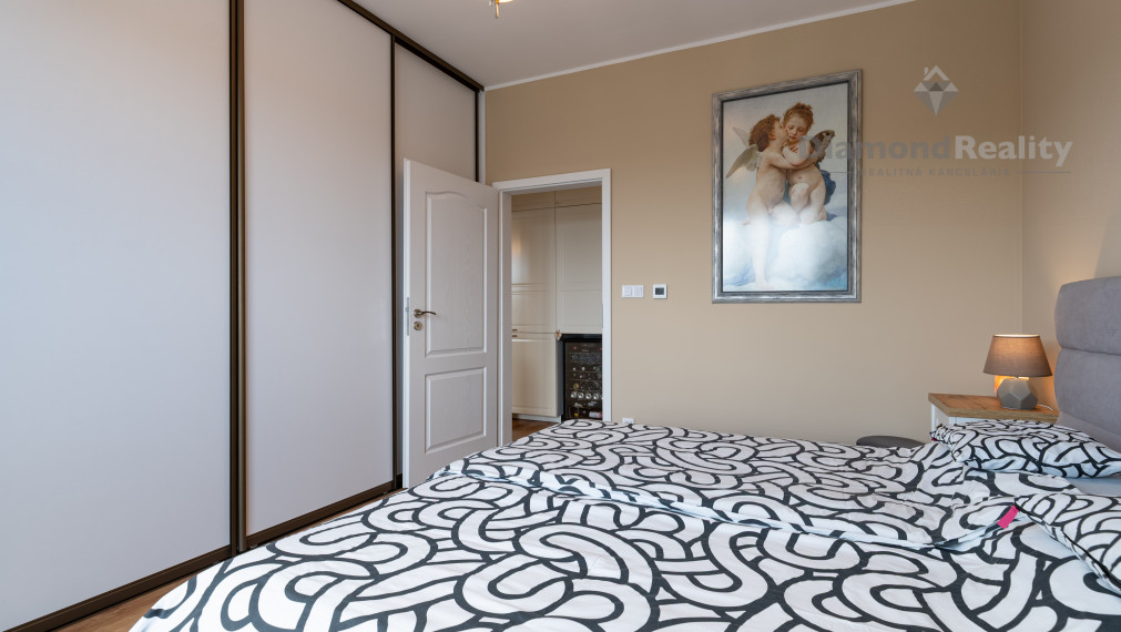 REZERVOVANÉ | NA PREDAJ 3 IZBOVÝ BYT S TERASOU V IKONICKEJ NOVOSTAVBE | REZIDENCIA MESTSKÝ PARK | 62m2 + TERASA