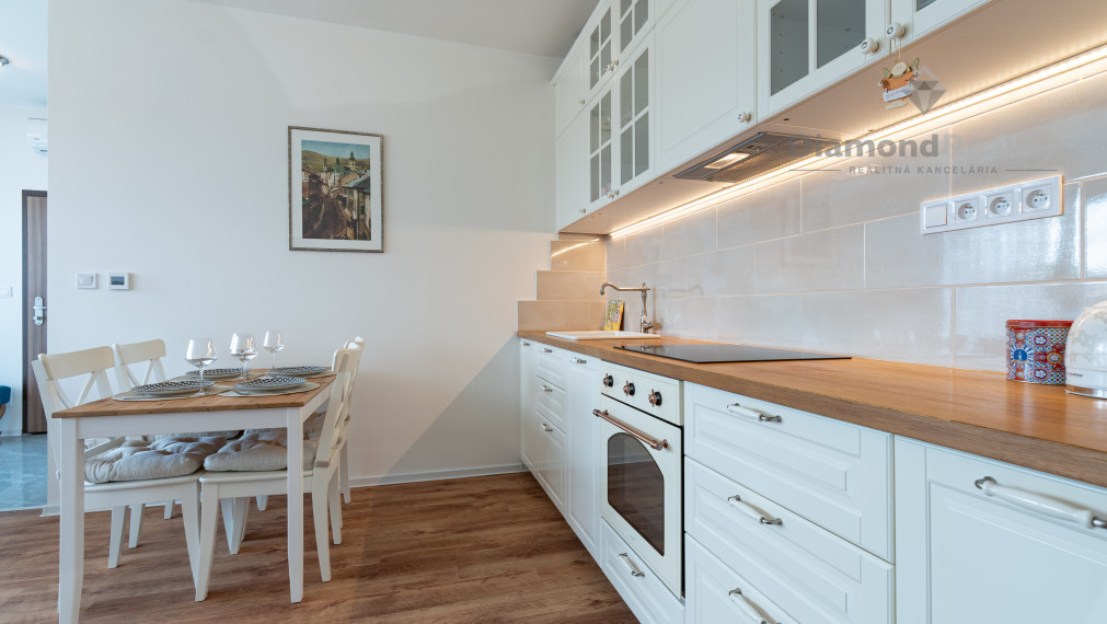 REZERVOVANÉ | NA PREDAJ 3 IZBOVÝ BYT S TERASOU V IKONICKEJ NOVOSTAVBE | REZIDENCIA MESTSKÝ PARK | 62m2 + TERASA