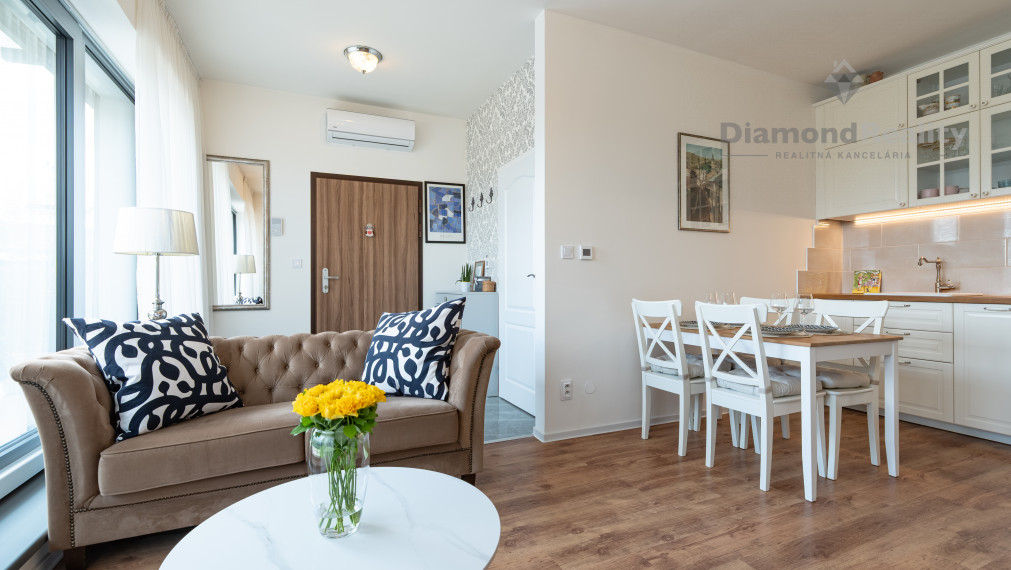 REZERVOVANÉ | NA PREDAJ 3 IZBOVÝ BYT S TERASOU V IKONICKEJ NOVOSTAVBE | REZIDENCIA MESTSKÝ PARK | 62m2 + TERASA