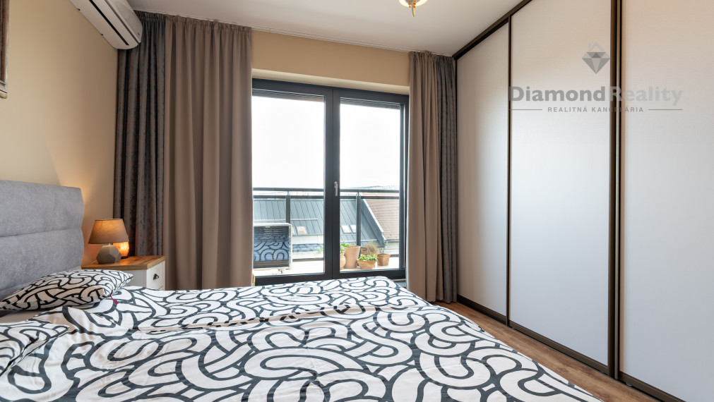 REZERVOVANÉ | NA PREDAJ 3 IZBOVÝ BYT S TERASOU V IKONICKEJ NOVOSTAVBE | REZIDENCIA MESTSKÝ PARK | 62m2 + TERASA