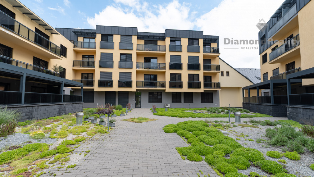 REZERVOVANÉ | NA PREDAJ 3 IZBOVÝ BYT S TERASOU V IKONICKEJ NOVOSTAVBE | REZIDENCIA MESTSKÝ PARK | 62m2 + TERASA