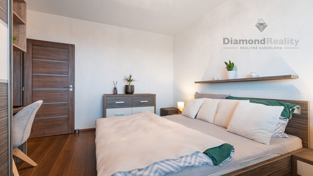 NA PREDAJ 1,5 IZBOVÝ BYT S DVOMI LODŽIAMI