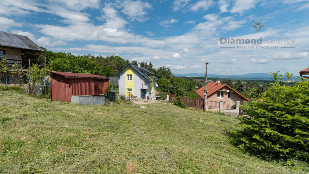 NA PREDAJ STAVEBNÝ POZEMOK V OBCI BAŠKA