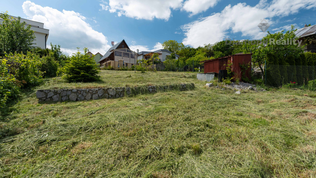 NA PREDAJ STAVEBNÝ POZEMOK V OBCI BAŠKA