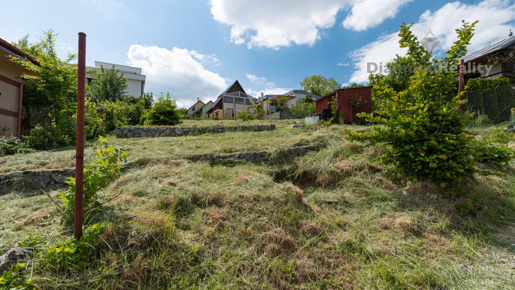 NA PREDAJ STAVEBNÝ POZEMOK V OBCI BAŠKA