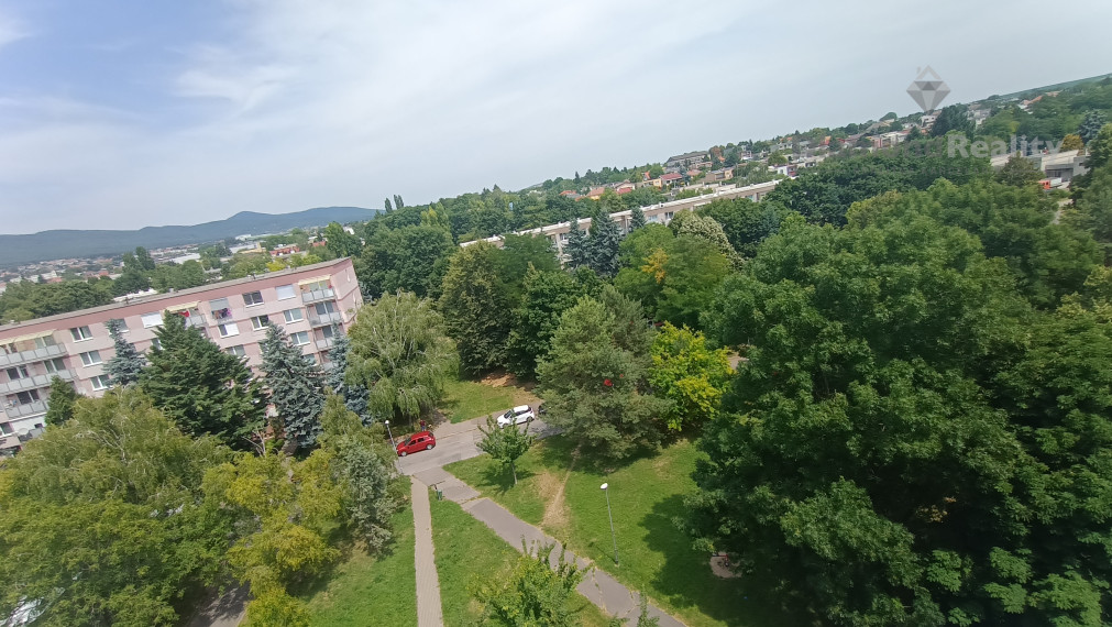 Na výmenu 4-izbový byt v obľúbenej lokalite Nitra – Chrenová, Dlhá ulica