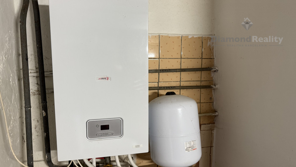 Rodinný dom, Kalša, 1916 m2,