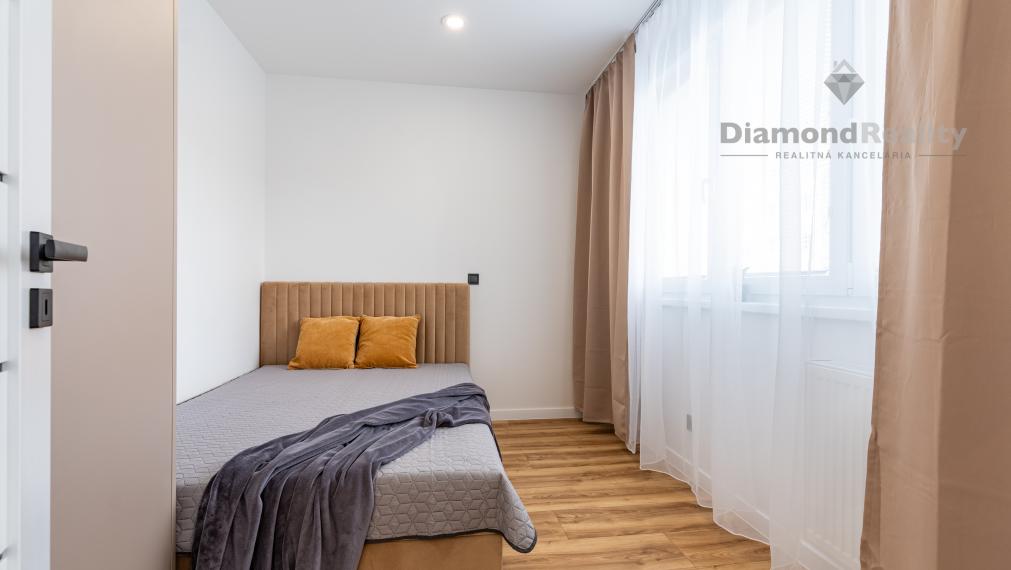 PREDANÝ - Na predaj pekný 3-izbový byt po rekonštrukcii na ulici Šafárikova trieda, Košice - Západ.