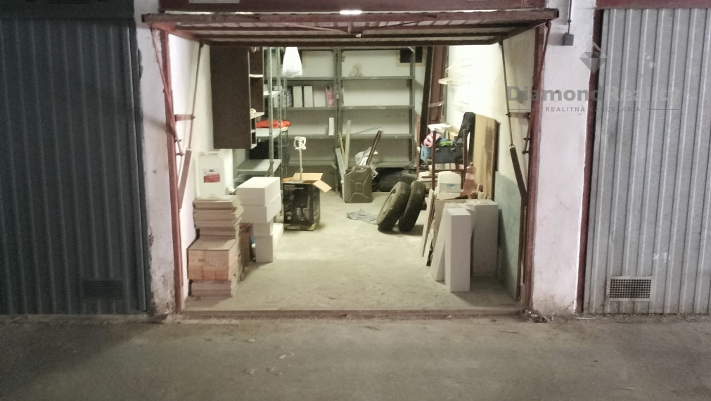 Ponúkam na predaj  GARÁŽ na Sídlisku Ťahanovce.