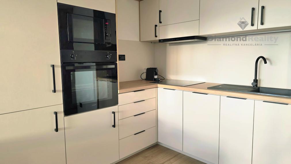 PREDANÝ - Na predaj pekný 2 izbový byt na ulici Krivá, Košice - Juh