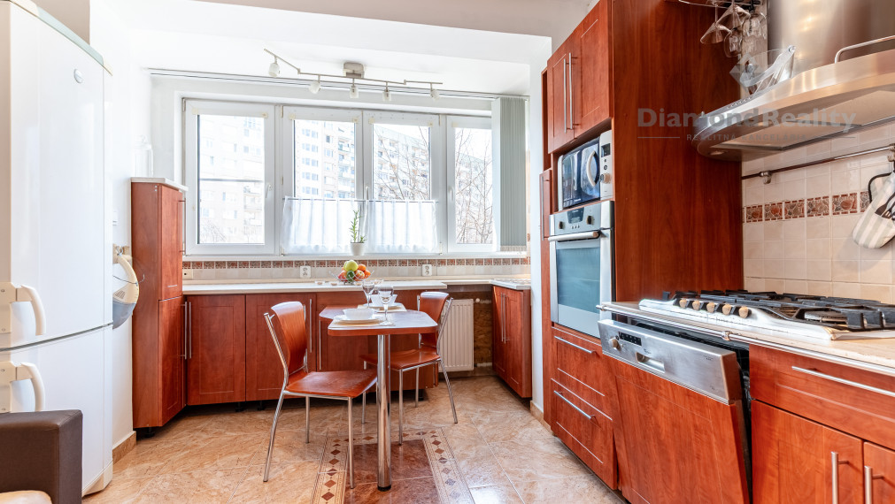 PRENAJATÉ!!! - VEĽKÝ 1 izbový byt  - Jantárova - 46 m2