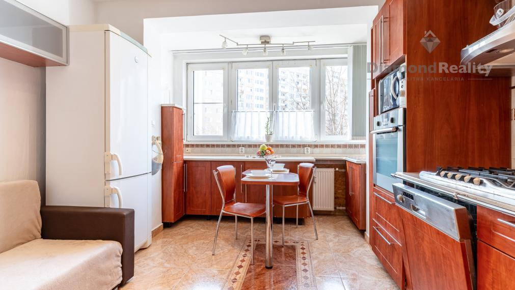 PRENAJATÉ!!! - VEĽKÝ 1 izbový byt  - Jantárova - 46 m2