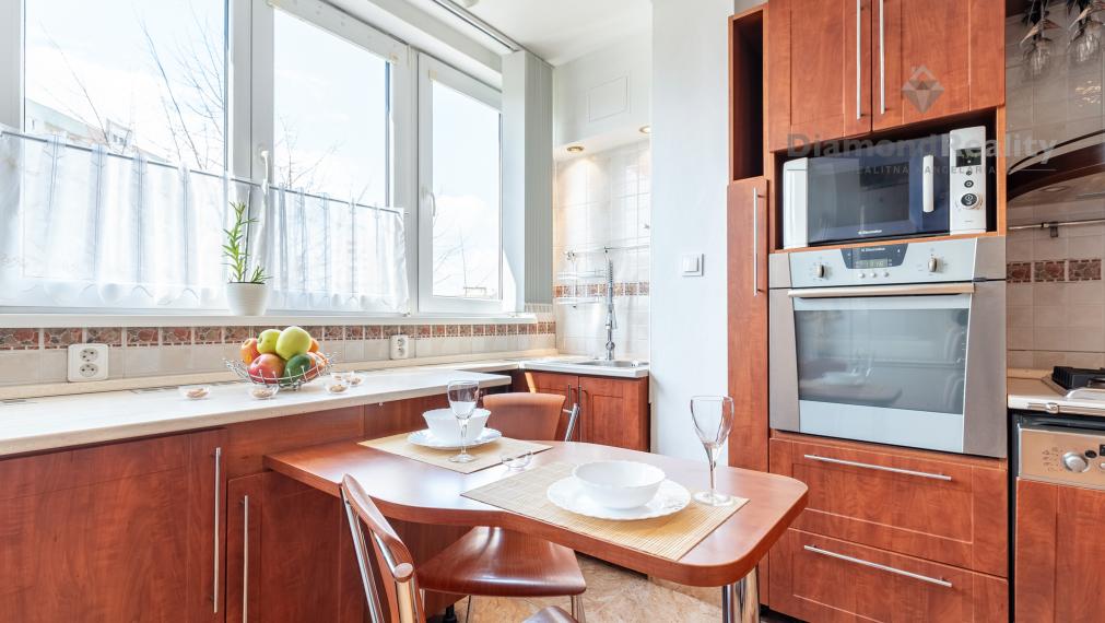 PRENAJATÉ!!! - VEĽKÝ 1 izbový byt  - Jantárova - 46 m2