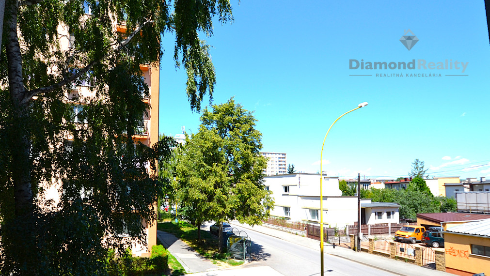 PREDANÝ !  3-izb.byt Košice, TEHLA, balkón, výťah, pivnica, pôvodný stav