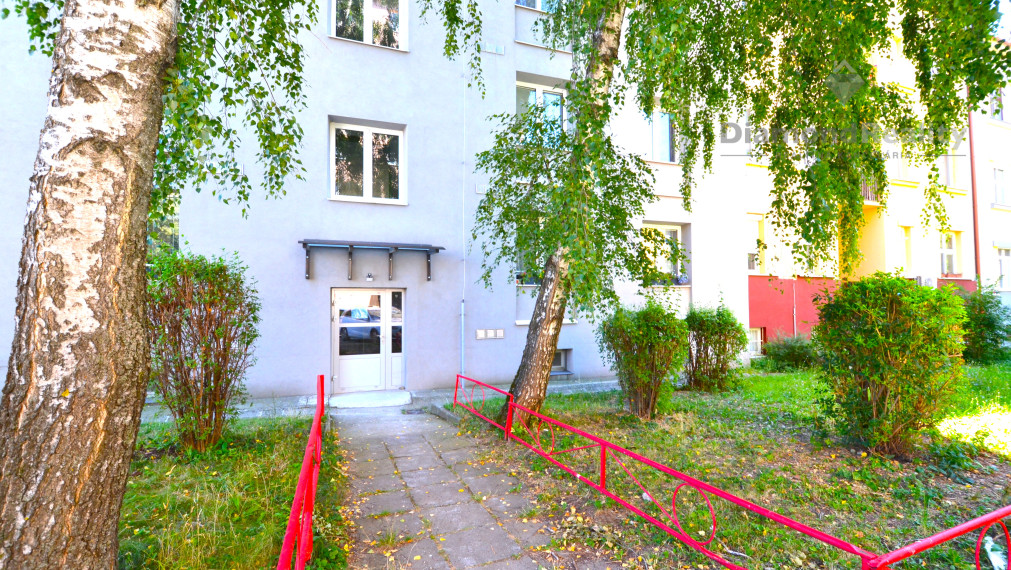 PREDANÝ !  3-izb.byt Košice, TEHLA, balkón, výťah, pivnica, pôvodný stav