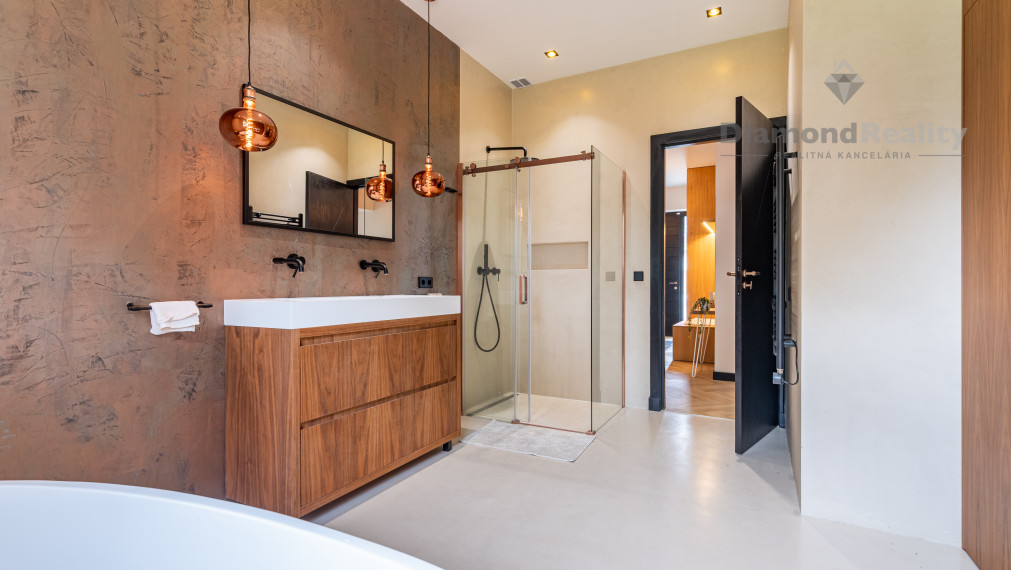 NA PREDAJ  5 IZBOVÝ RODINNÝ DOM VO VYSOKOM ŠTANDARDE