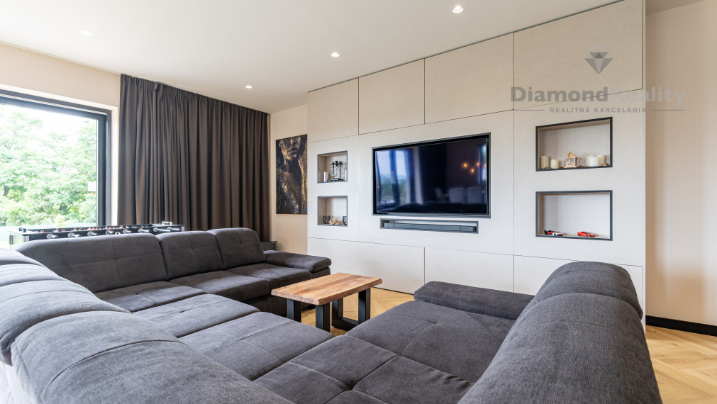 NA PREDAJ  5 IZBOVÝ RODINNÝ DOM VO VYSOKOM ŠTANDARDE