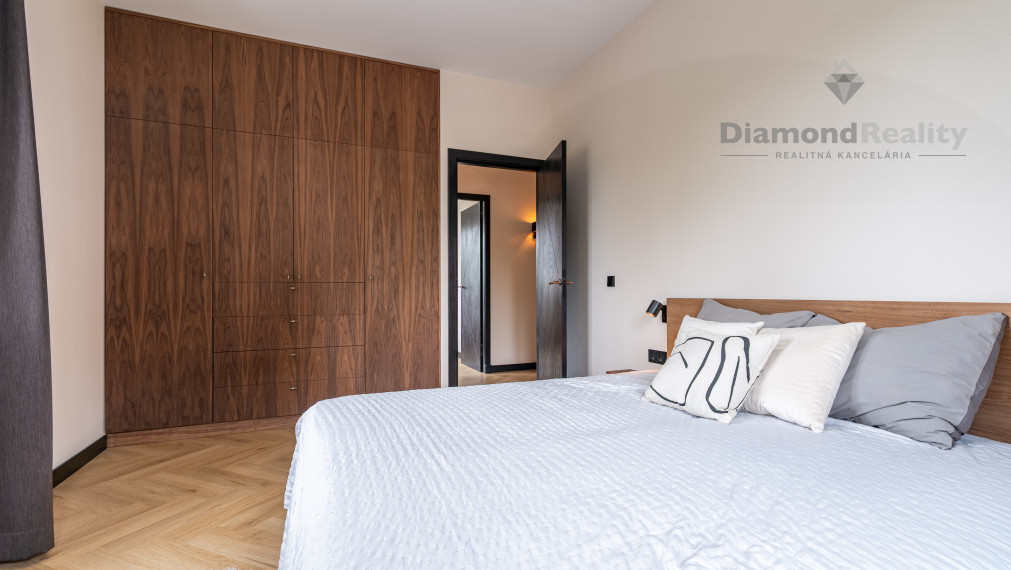 NA PREDAJ  5 IZBOVÝ RODINNÝ DOM VO VYSOKOM ŠTANDARDE