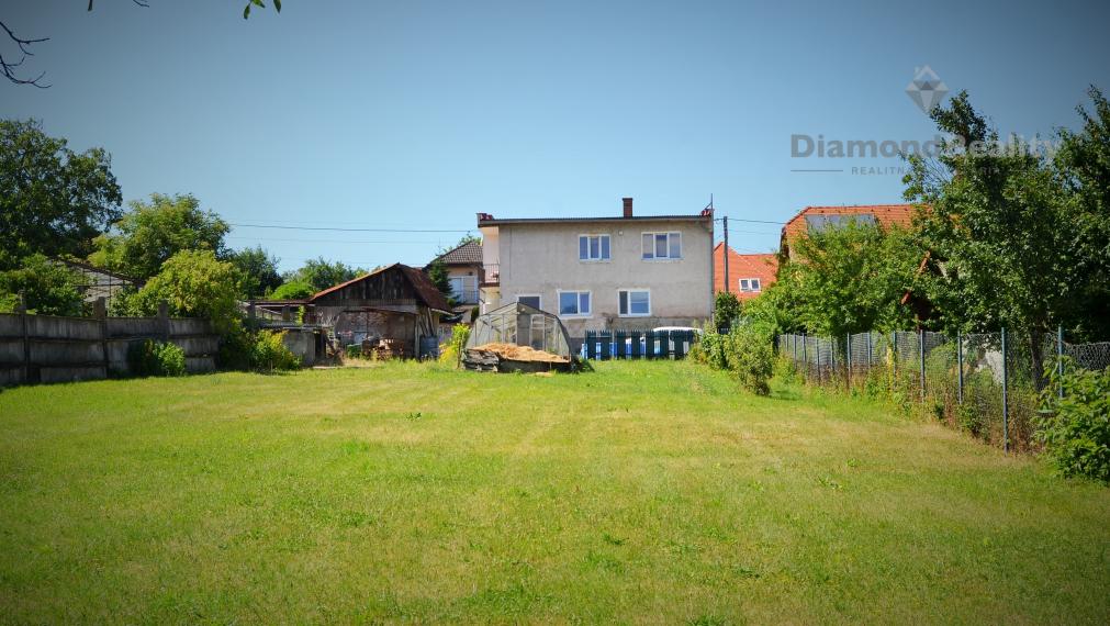 Slnečný stavebný a bezproblémový pozemok v Košiciach-Pereš