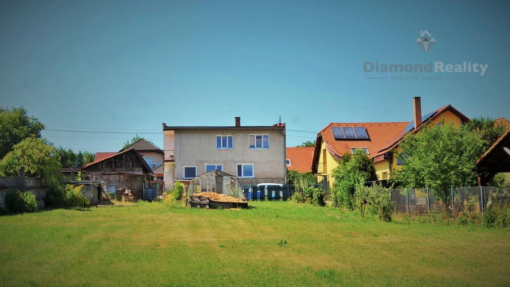 Slnečný stavebný a bezproblémový pozemok v Košiciach-Pereš