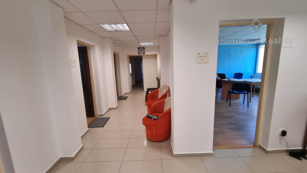 administratívna budova, pozemok